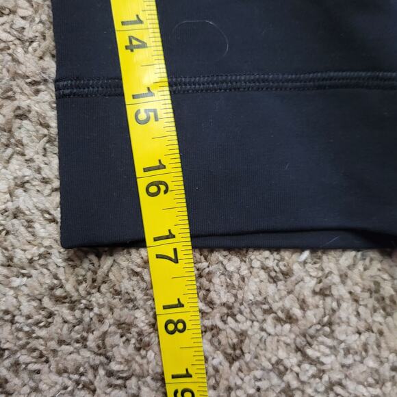 Lululemon- Women's 2 piece bundle- Cropped pants and shorts- size 10 - Picture 9 of 10